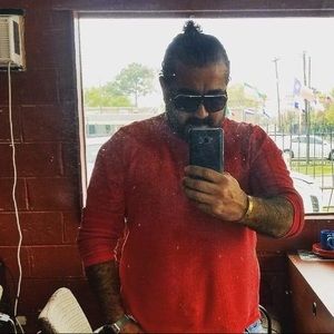 Meet your Posher, Carlos